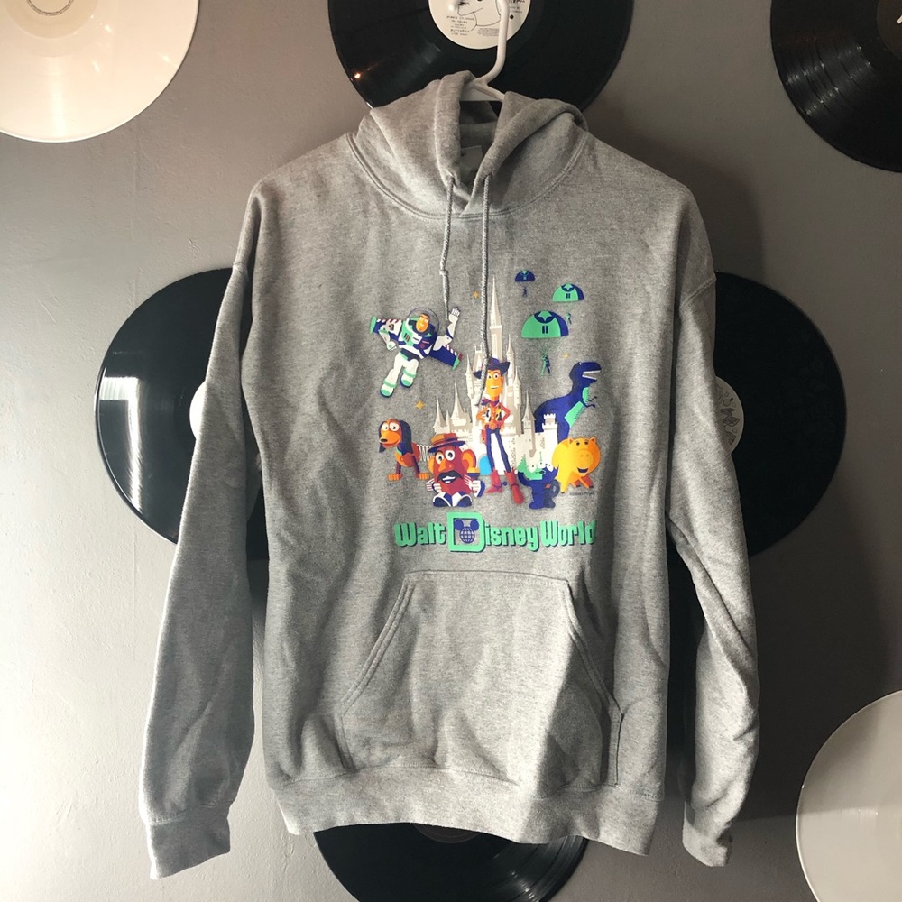sweatshirt